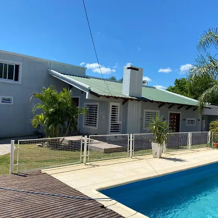Hermosa Casa Con Quincho Y Pileta La Banda Exterior photo